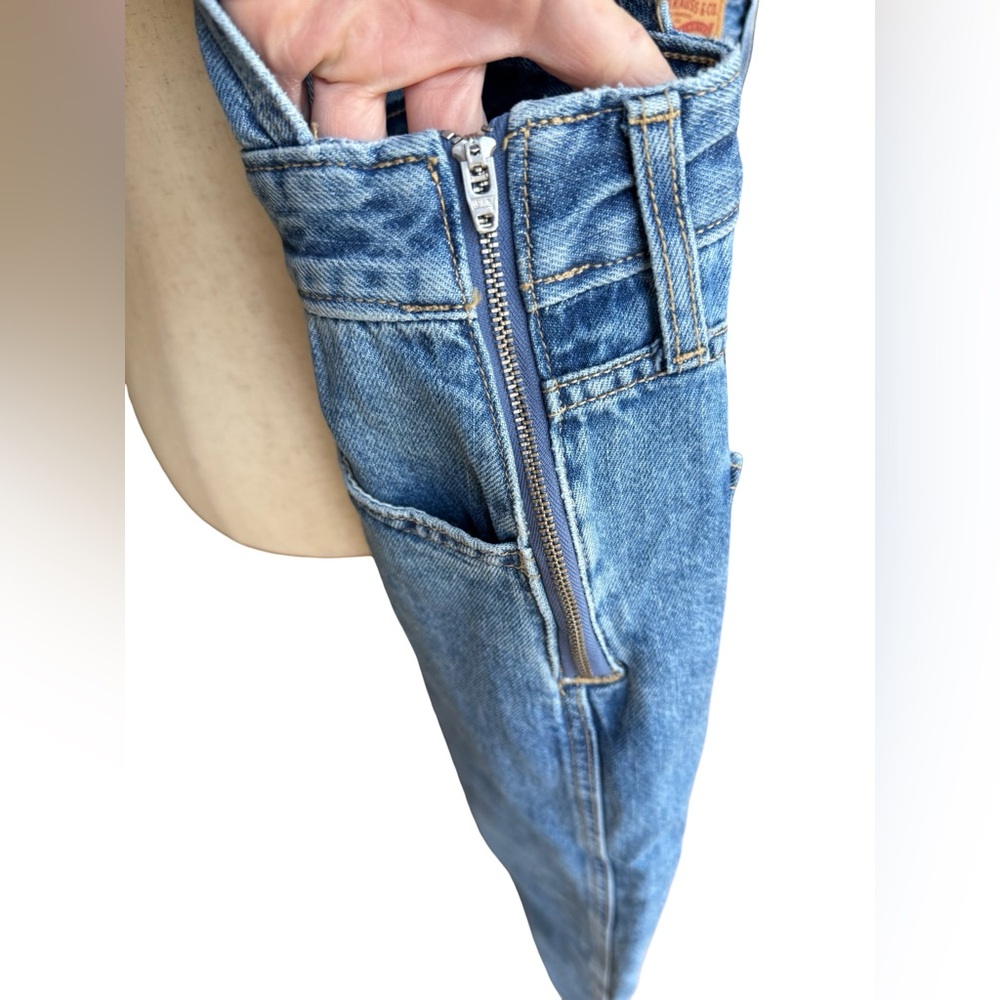 Levi's Light Blue Denim Overalls Size 28 - Picture 4 of 11